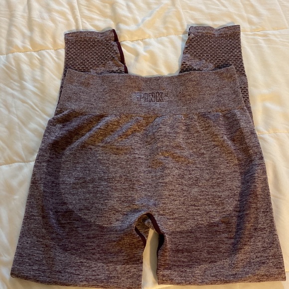 Pink seamless leggings. Size large. Like new. Maroon/purple. - Picture 3 of 6